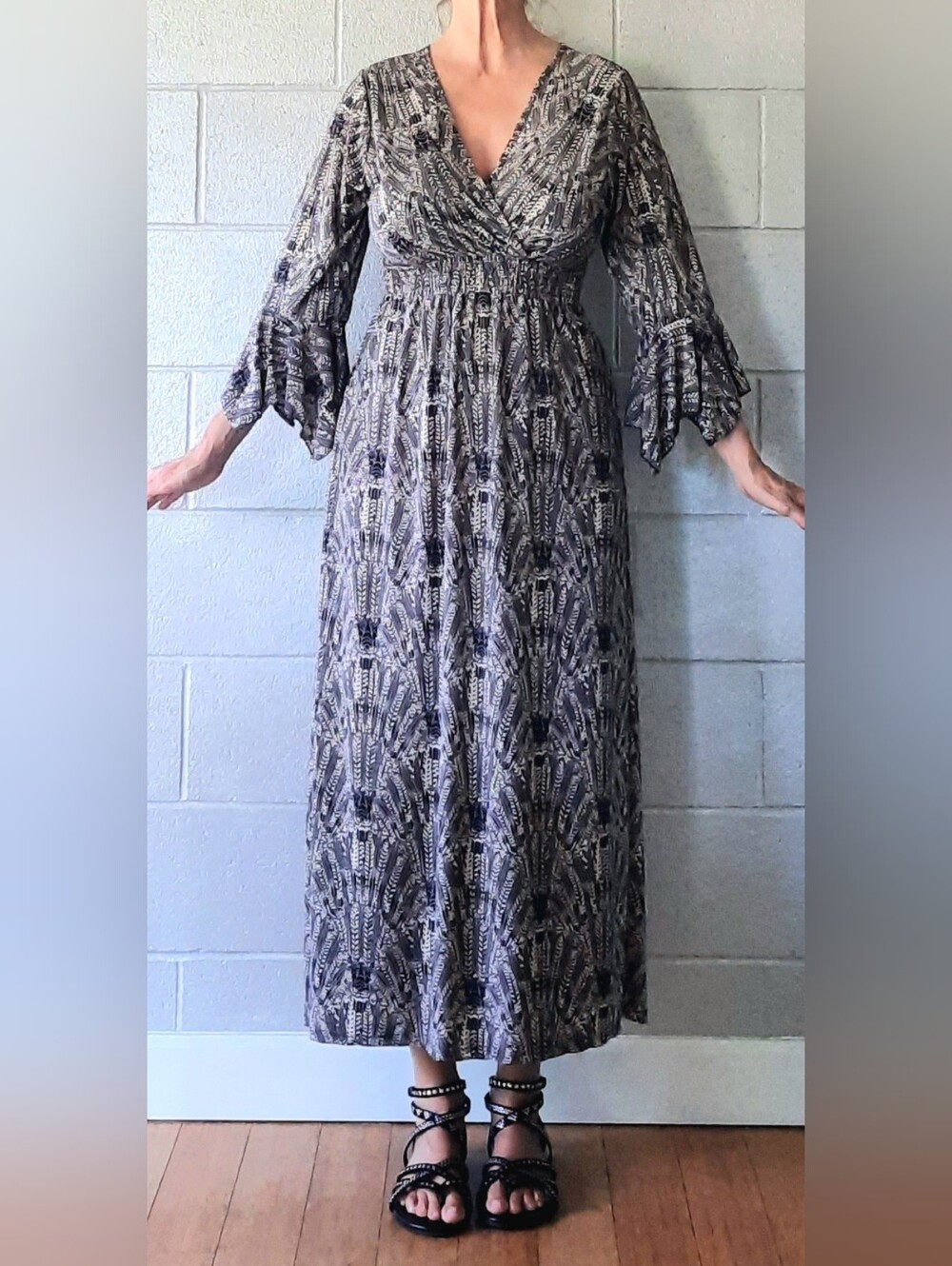 Lapogee Boho V-Neck Printed Maxi Dress in Black and Khaki  Size Small